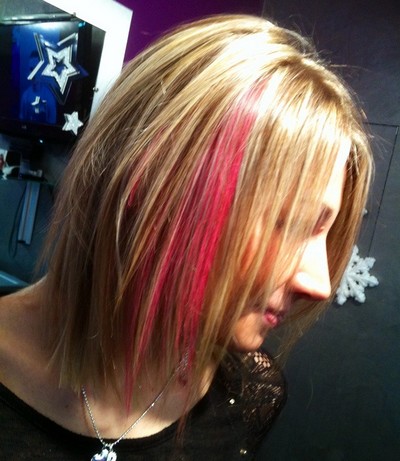 Hair chalk (maquillage de cheveux) et mèches blondes